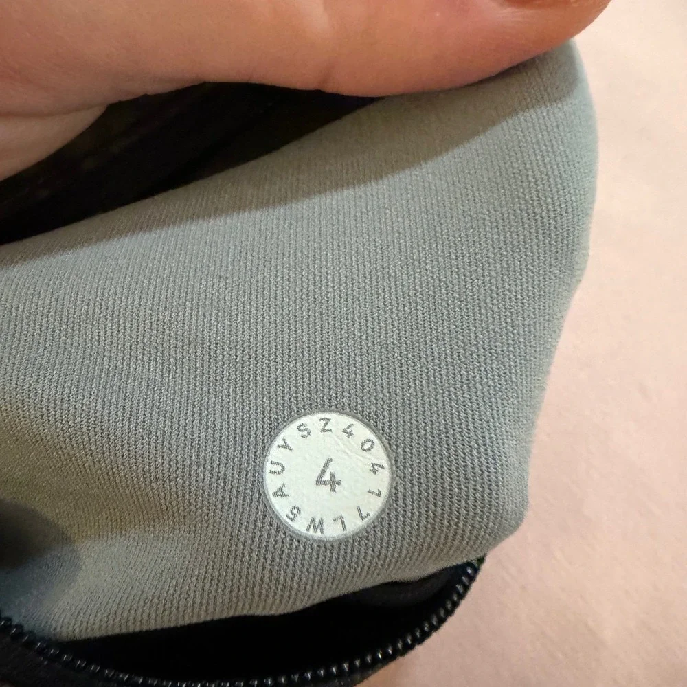 Lululemon Speed Up Tight *Full-On‎ Luxtreme 28 Radiant Multi size 4